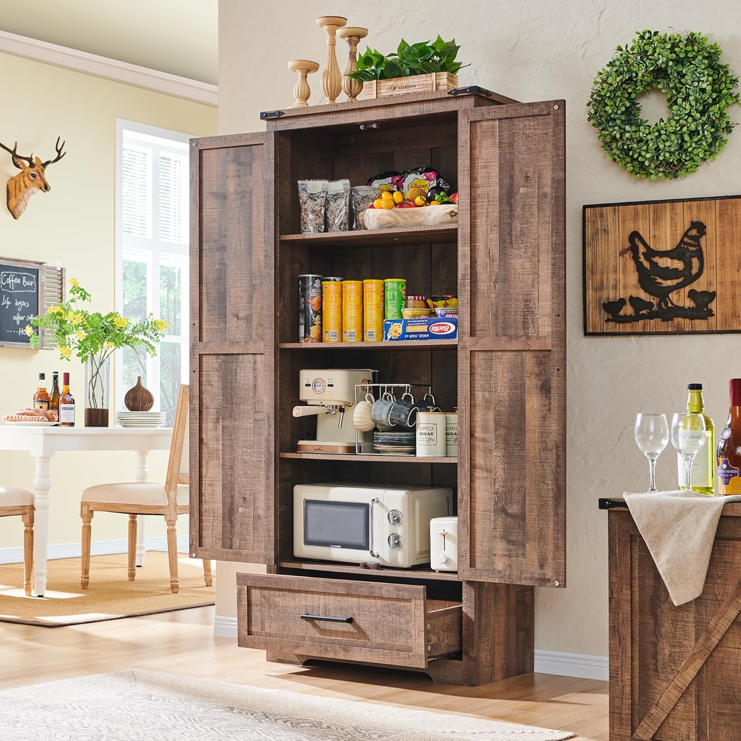 # Hoher Holz-Vorratsschrank mi – Furniture Lighting & Decor Magazine Bewertung und Preis